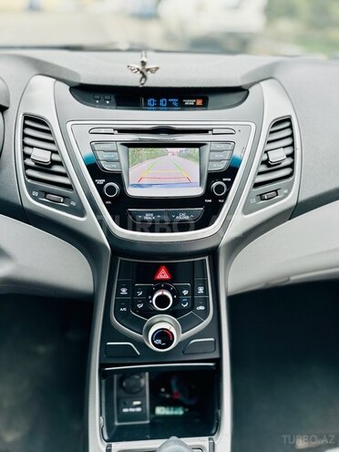 Hyundai Elantra 2015, 136,000 km - 1.8 l - Bakı