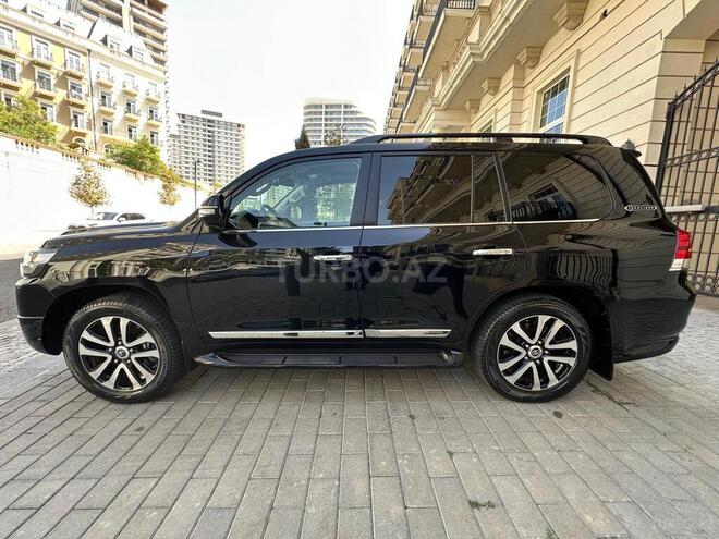 Toyota Land Cruiser 2017, 72,331 km - 4.6 l - Bakı