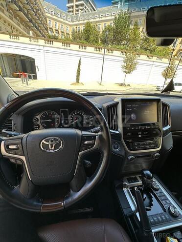 Toyota Land Cruiser 2017, 72,331 km - 4.6 l - Bakı