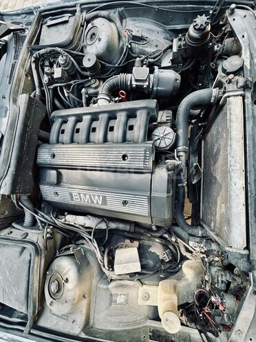 BMW 520 1992, 125,807 km - 2.0 l - Sumqayıt