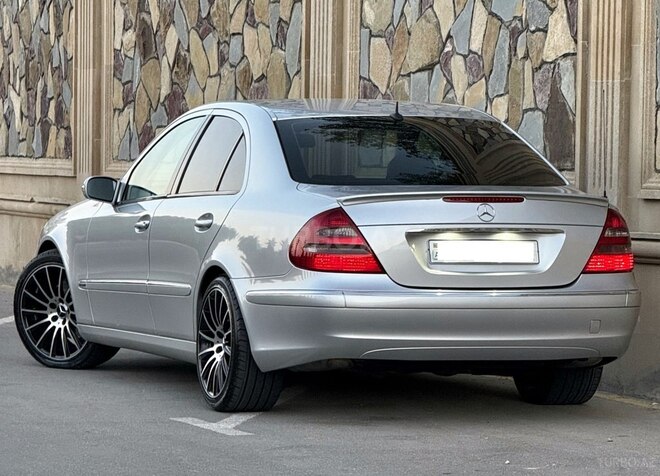 Mercedes E 320 2003, 330,000 km - 3.2 l - Bakı