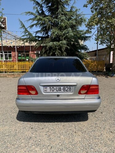Mercedes E 240 1998, 267,895 km - 2.4 l - Cəlilabad