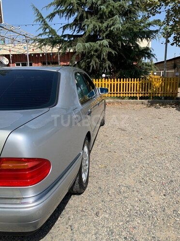 Mercedes E 240 1998, 267,895 km - 2.4 l - Cəlilabad