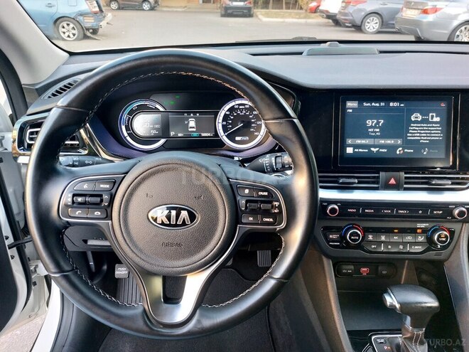 Kia Niro-12