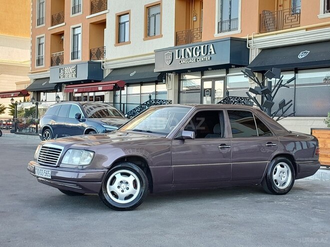 Mercedes E 220 1995, 352,142 km - 2.2 l - Sumqayıt