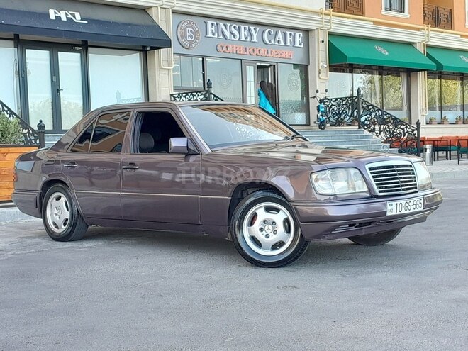 Mercedes E 220 1995, 352,142 km - 2.2 l - Sumqayıt