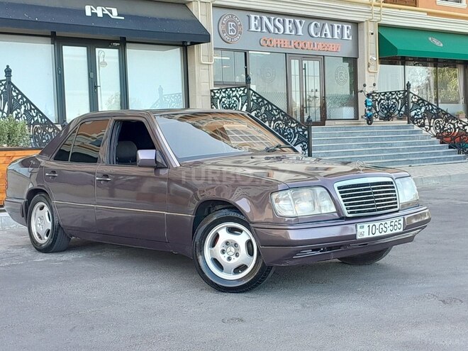 Mercedes E 220 1995, 352,142 km - 2.2 l - Sumqayıt