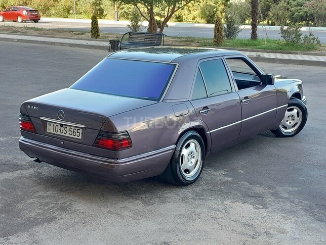 Mercedes E 220 1995, 352,142 km - 2.2 l - Sumqayıt