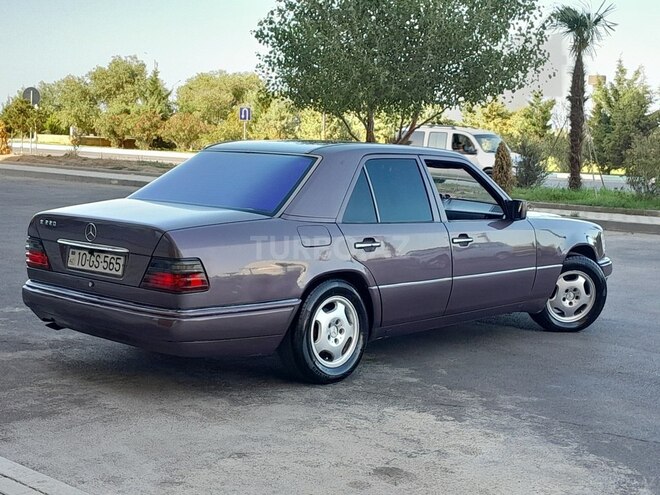 Mercedes E 220 1995, 352,142 km - 2.2 l - Sumqayıt