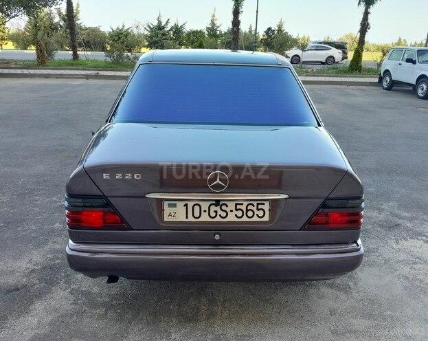 Mercedes E 220 1995, 352,142 km - 2.2 l - Sumqayıt
