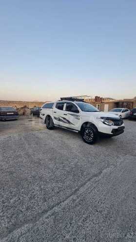 Mitsubishi L200 2016, 325,000 km - 2.4 l - Bakı