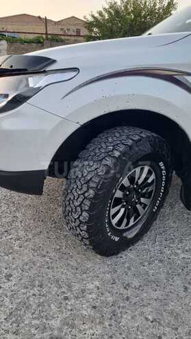 Mitsubishi L200 2016, 325,000 km - 2.4 l - Bakı