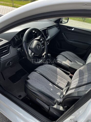 Skoda Rapid 2020, 182,000 km - 1.6 l - Bakı