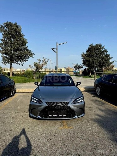 Lexus ES 300h-1