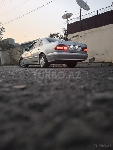 Mercedes E 240 1999, 266,437 km - 2.6 l - Gəncə