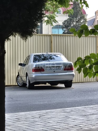 Mercedes E 240 1999, 266,437 km - 2.6 l - Gəncə