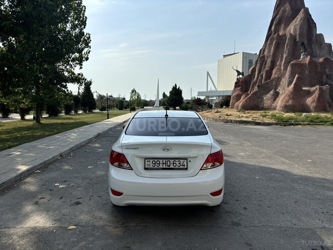 Hyundai Accent 2015, 163,000 km - 1.6 l - Xaçmaz
