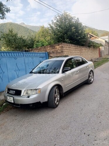 Audi A4 2003, 417,000 km - 1.8 л - Şəki