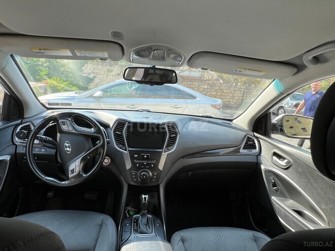 Hyundai Santa Fe-5