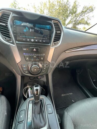 Hyundai Santa Fe-10