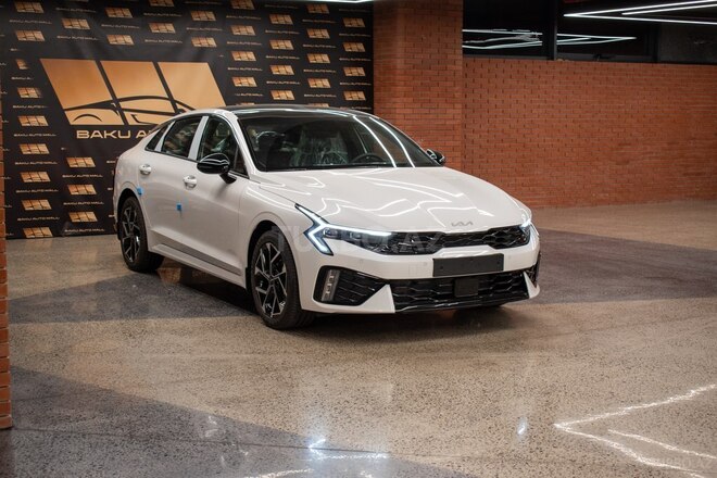 Kia K5-3