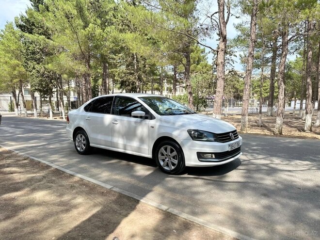 Volkswagen Polo 2013, 275,000 km - 1.6 l - Bakı