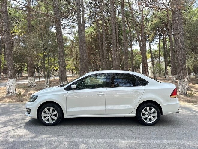 Volkswagen Polo 2013, 275,000 km - 1.6 l - Bakı