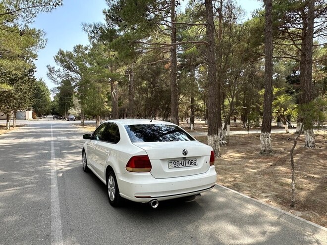Volkswagen Polo 2013, 275,000 km - 1.6 l - Bakı