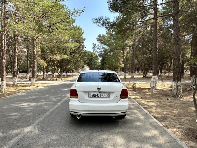 Volkswagen Polo 2013, 275,000 km - 1.6 l - Bakı