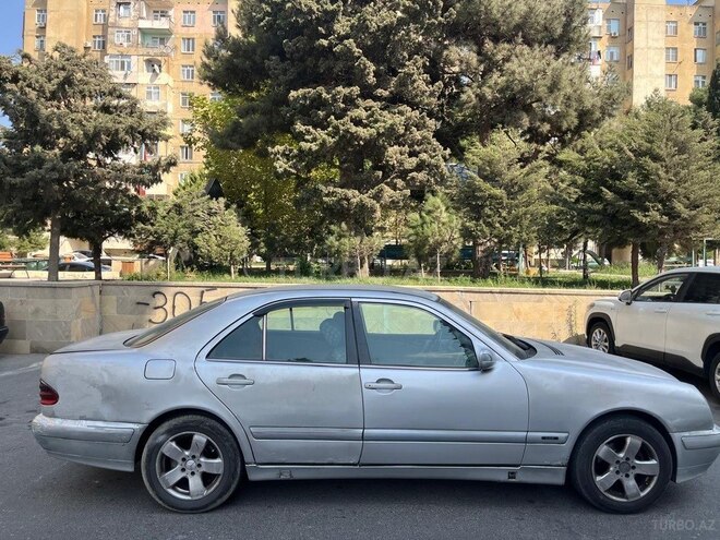 Mercedes E 220 2000, 386,000 km - 2.2 l - Bakı