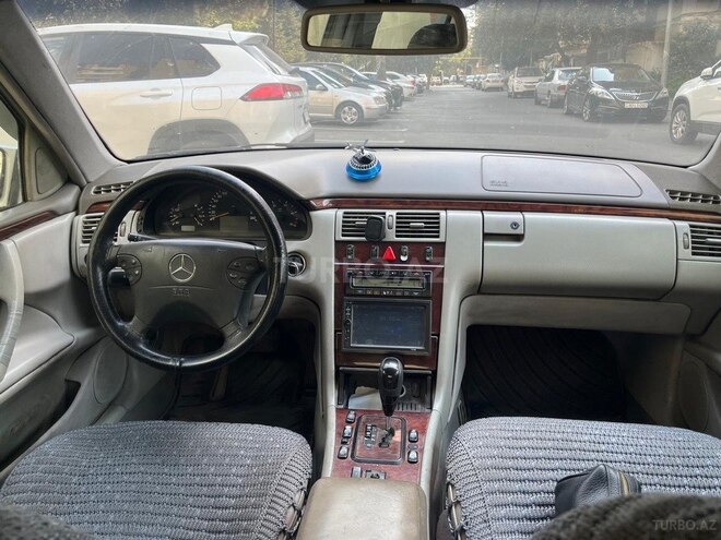 Mercedes E 220 2000, 386,000 km - 2.2 l - Bakı