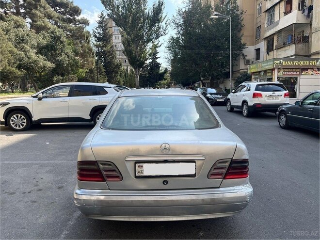 Mercedes E 220 2000, 386,000 km - 2.2 l - Bakı