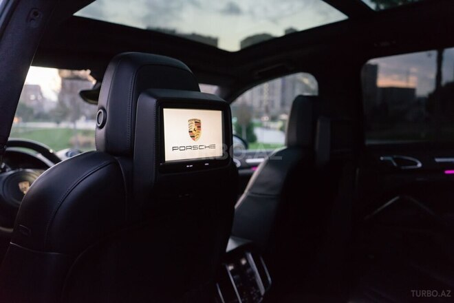 Porsche Cayenne Turbo 2012, 102,000 km - 4.8 l - Bakı