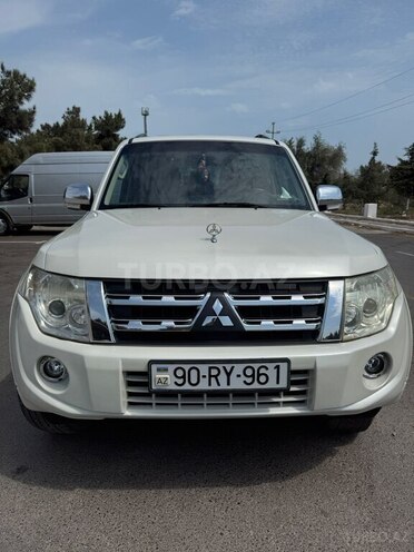 Mitsubishi Pajero-1