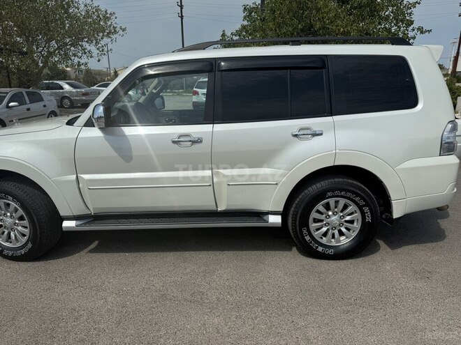Mitsubishi Pajero-3