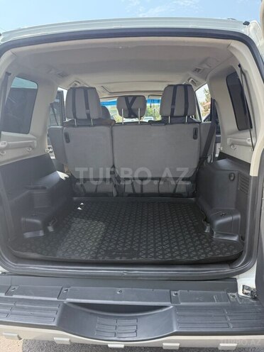 Mitsubishi Pajero-9