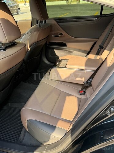 Lexus ES 250 2022, 25,000 km - 2.5 л - Bakı