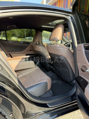 Lexus ES 250 2022, 25,000 km - 2.5 л - Bakı
