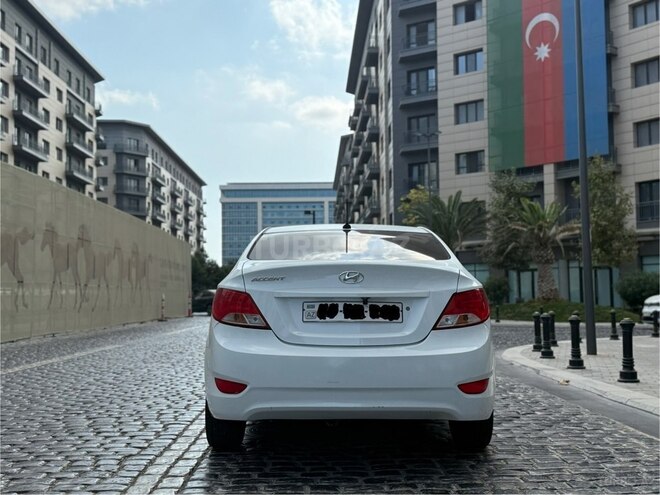 Hyundai Accent 2017, 134,000 km - 1.6 l - Bakı