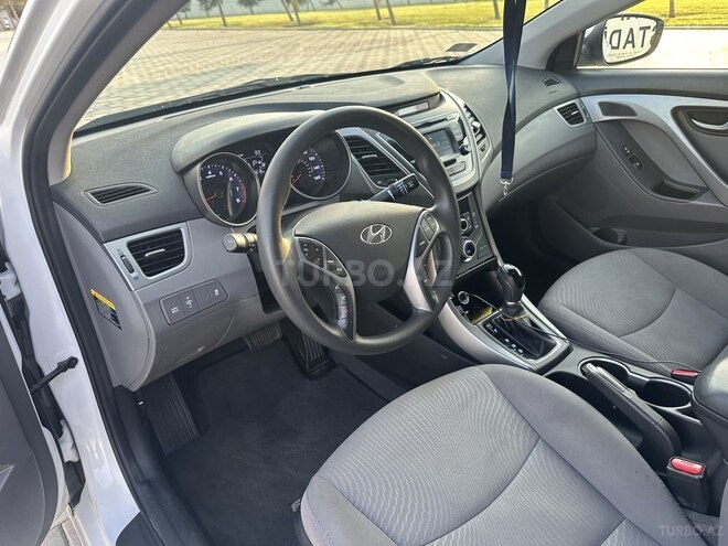 Hyundai Elantra 2015, 135,000 km - 1.8 l - Bakı