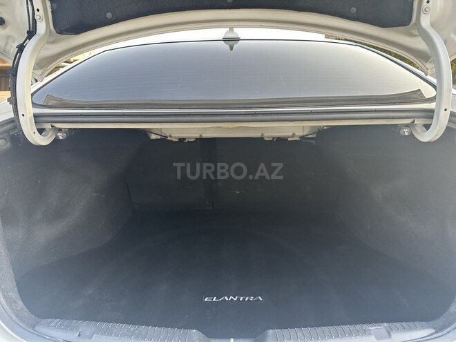 Hyundai Elantra 2015, 135,000 km - 1.8 l - Bakı