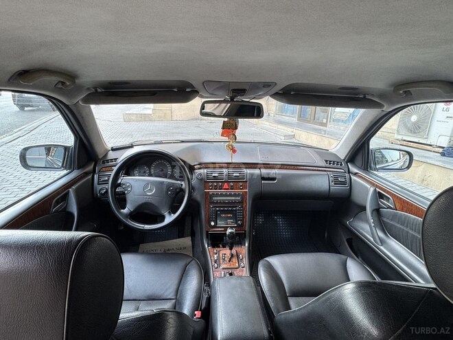 Mercedes E 220 2000, 460,000 km - 2.2 l - Bakı