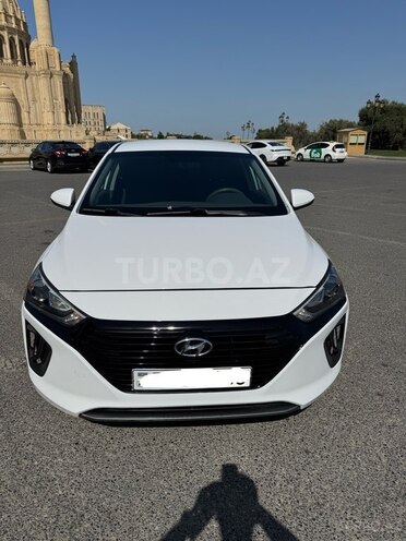Hyundai IONIQ-1