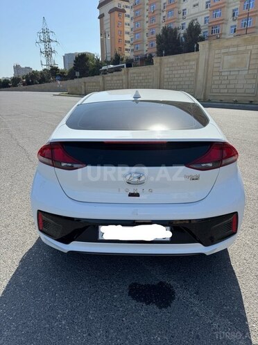 Hyundai IONIQ-2