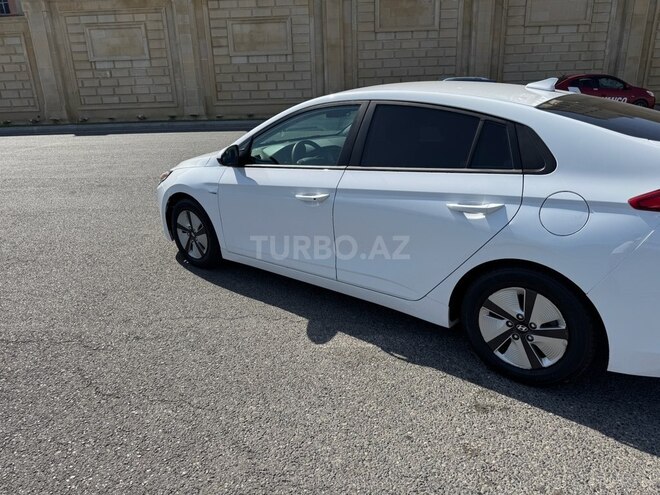 Hyundai IONIQ-3