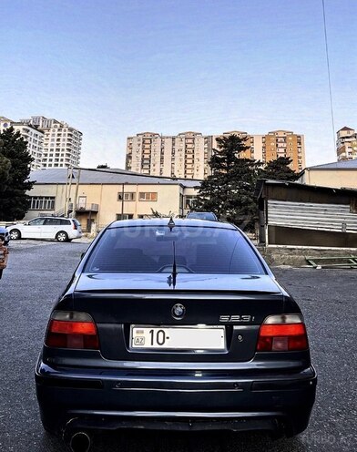 BMW 528 1999, 248,000 km - 2.5 l - Bakı