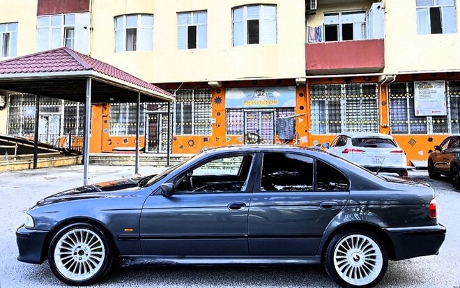 BMW 528 1999, 248,000 km - 2.5 l - Bakı