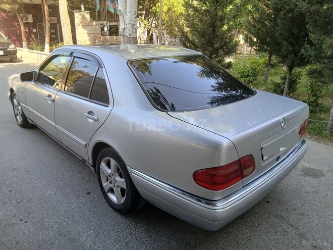 Mercedes E 240-9