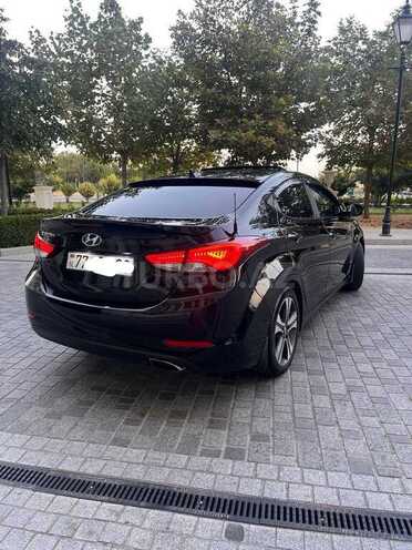 Hyundai Elantra-6