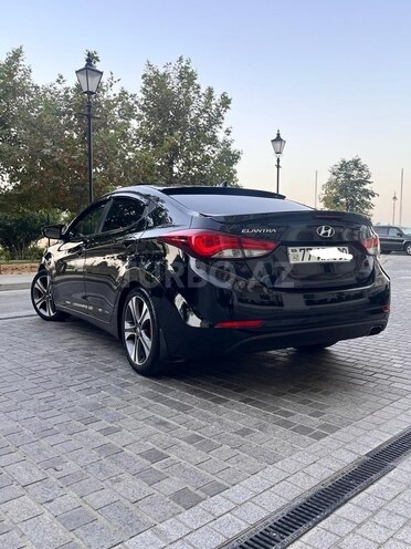 Hyundai Elantra-3